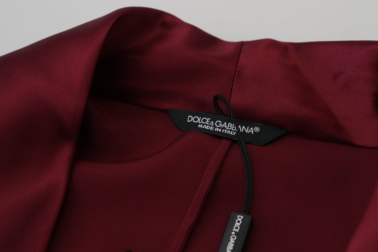 Bordeauxfarbener Seidenmantel Herren Wickeljacke