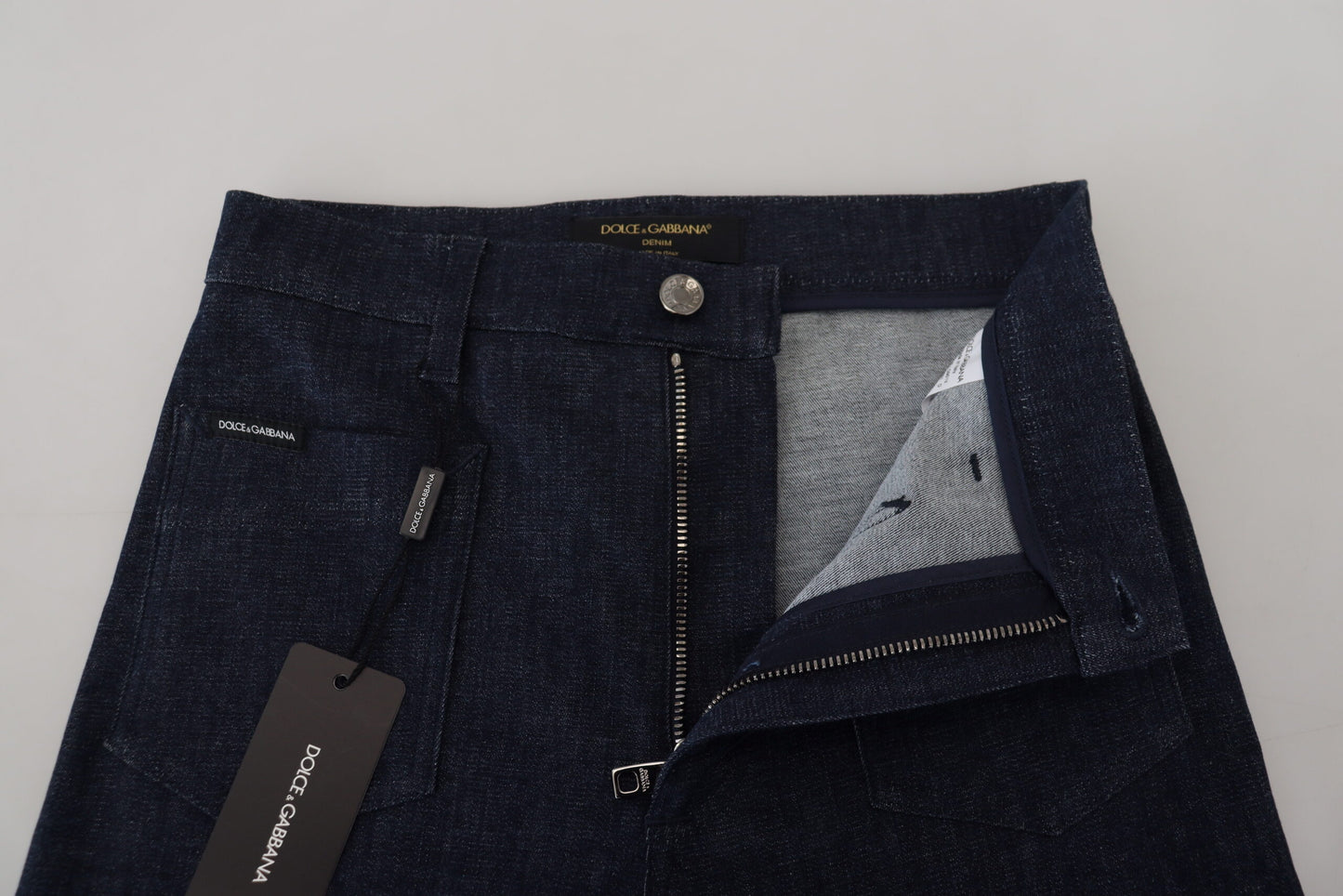 Blaue Denim-Jeans mit Blumendruck