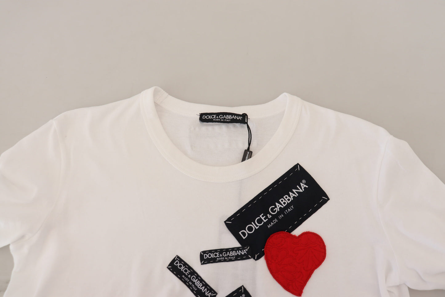 Weißes Baumwoll-DG-Patchwork-T-Shirt mit kurzen Ärmeln