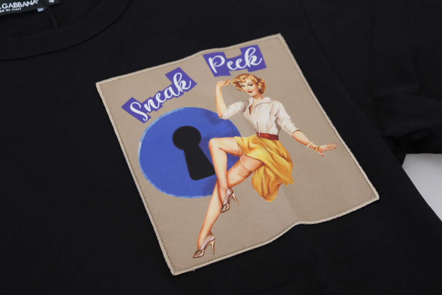 Schwarzes Sneak Peek Baumwoll-T-Shirt mit kurzen Ärmeln
