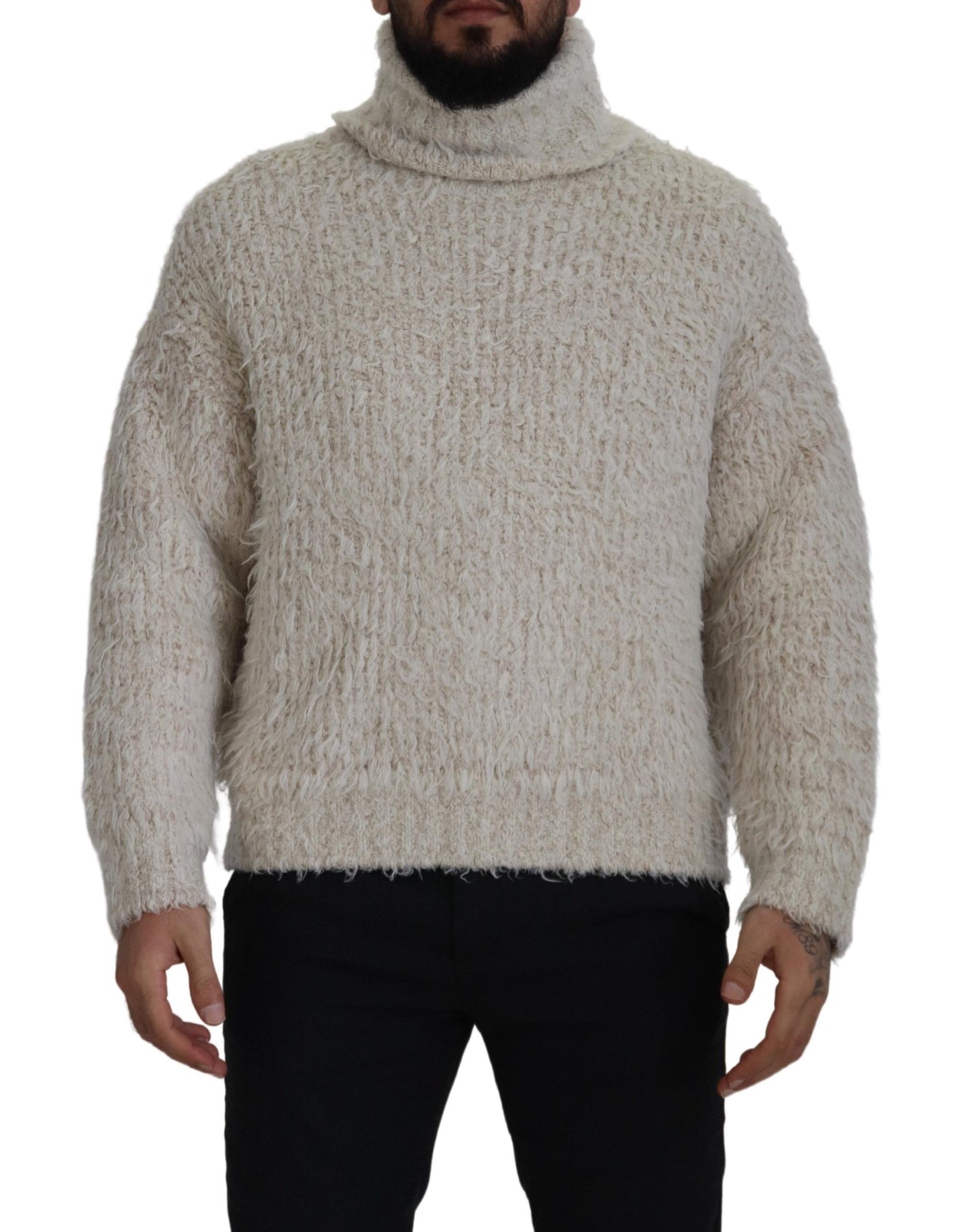 Rollkragenpullover aus cremefarbenem Wollstrick