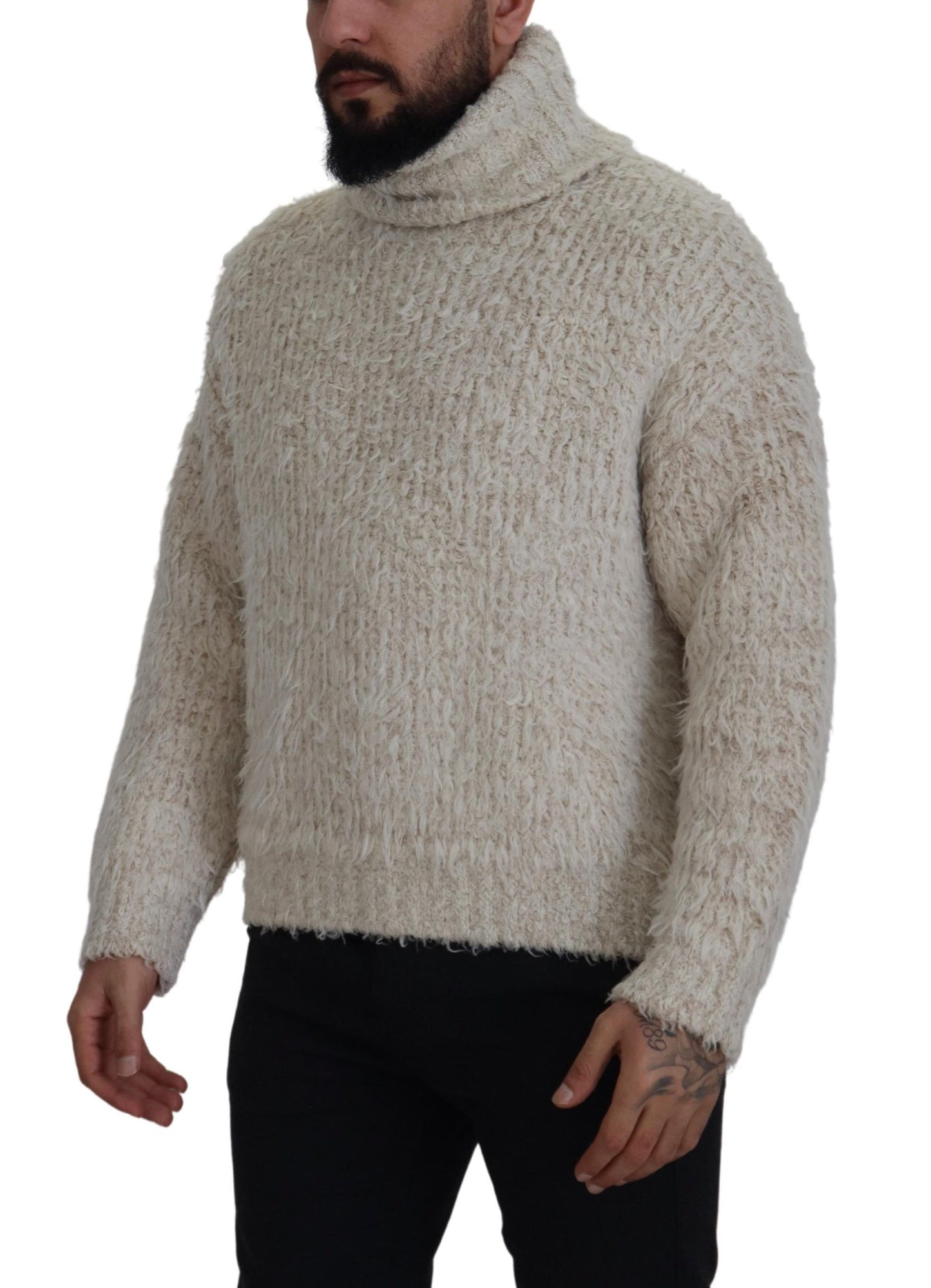 Rollkragenpullover aus cremefarbenem Wollstrick
