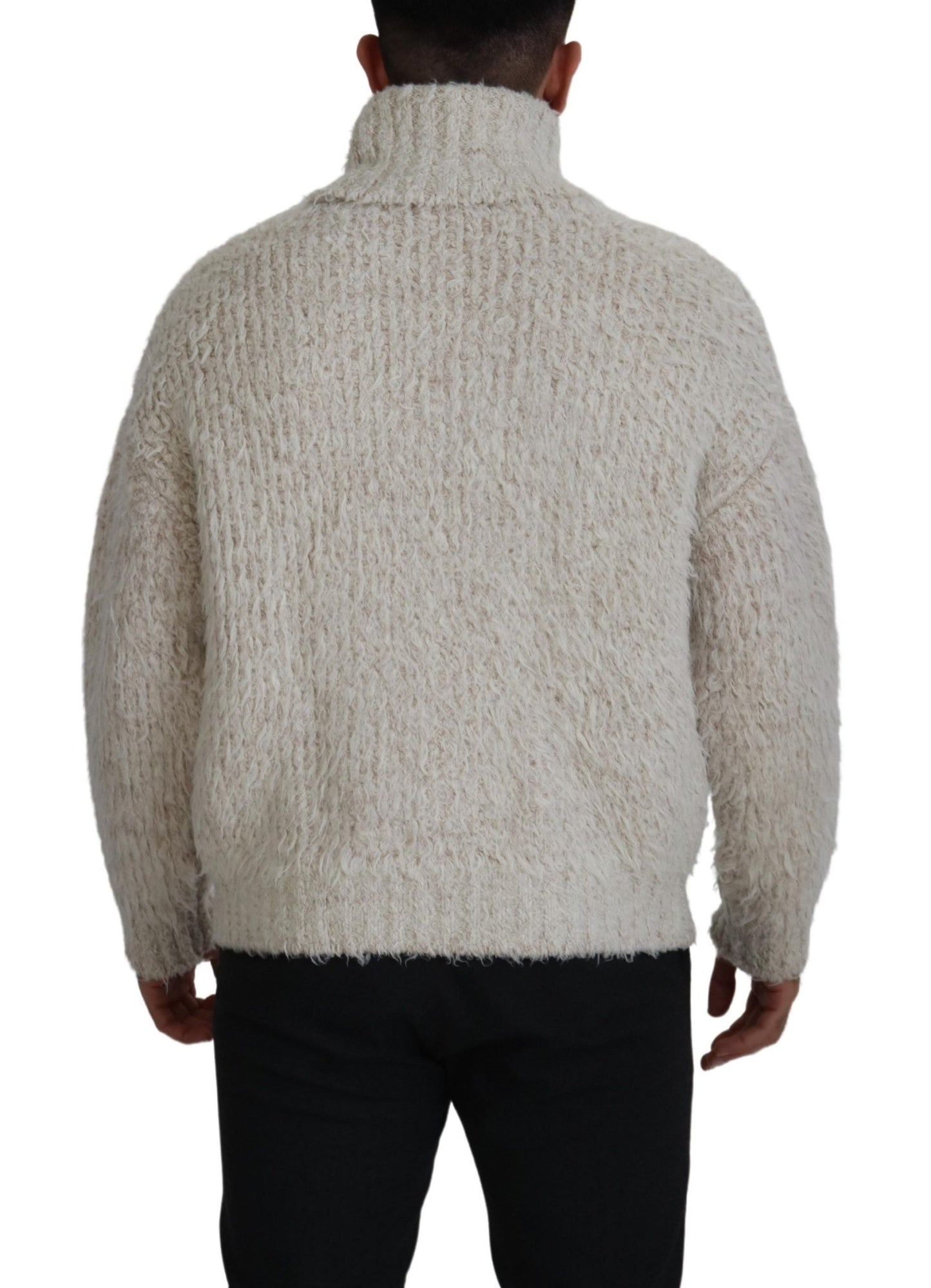 Rollkragenpullover aus cremefarbenem Wollstrick
