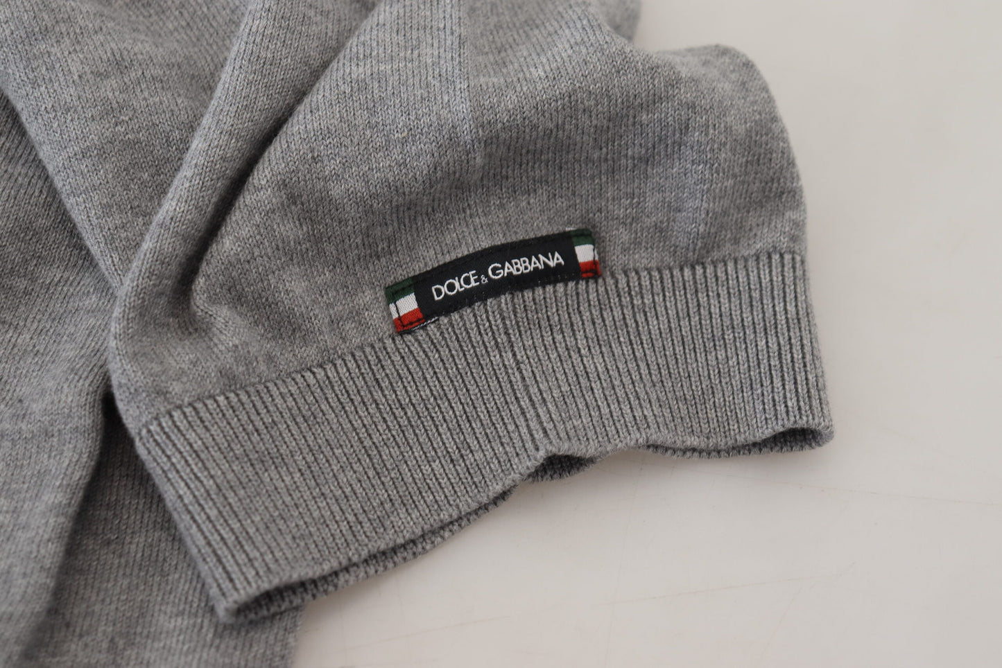 Graues Kurzarm-T-Shirt mit Kragen aus Baumwolle