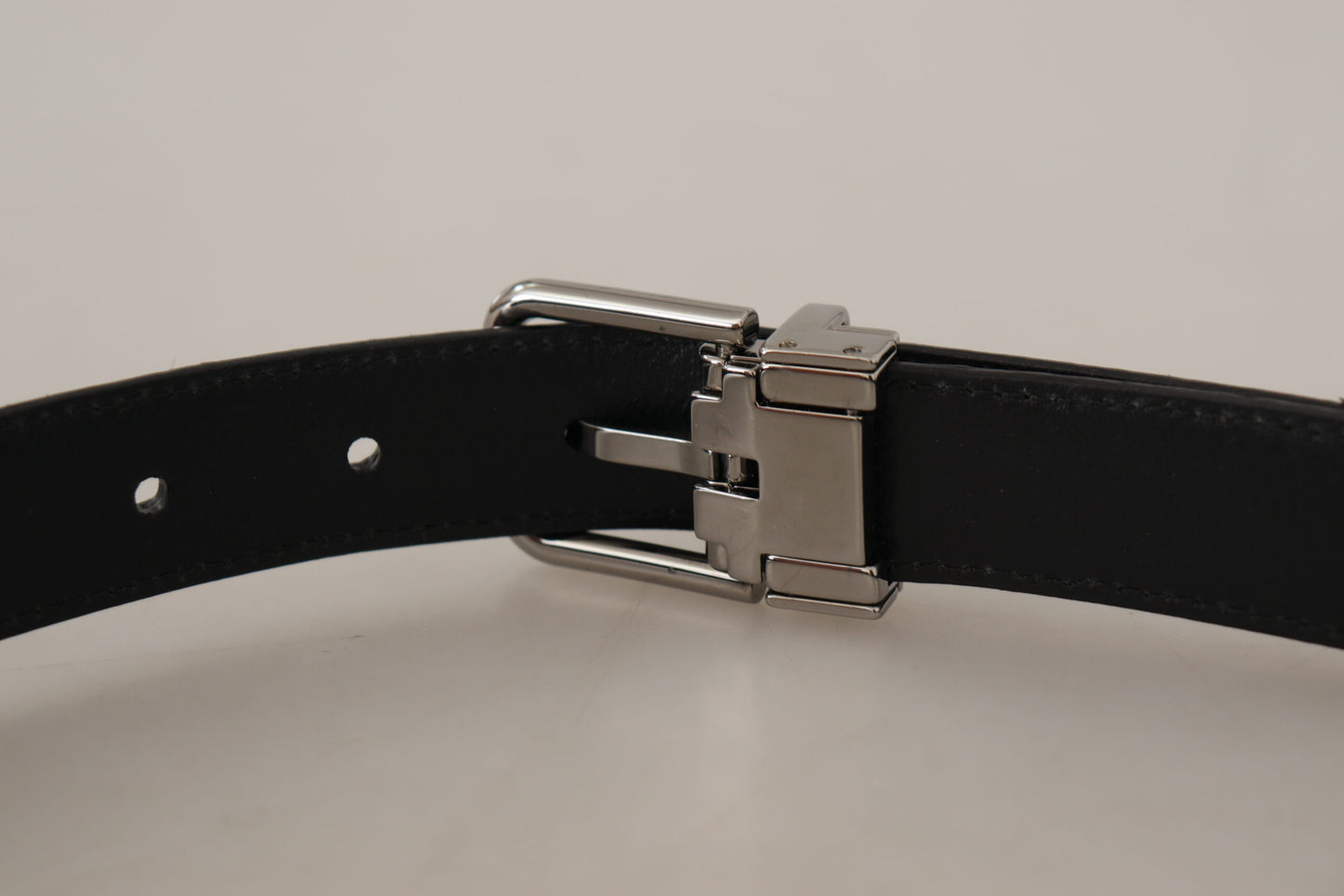 Roter Exotenleder-Gürtel mit Metall-Logo-Schnalle