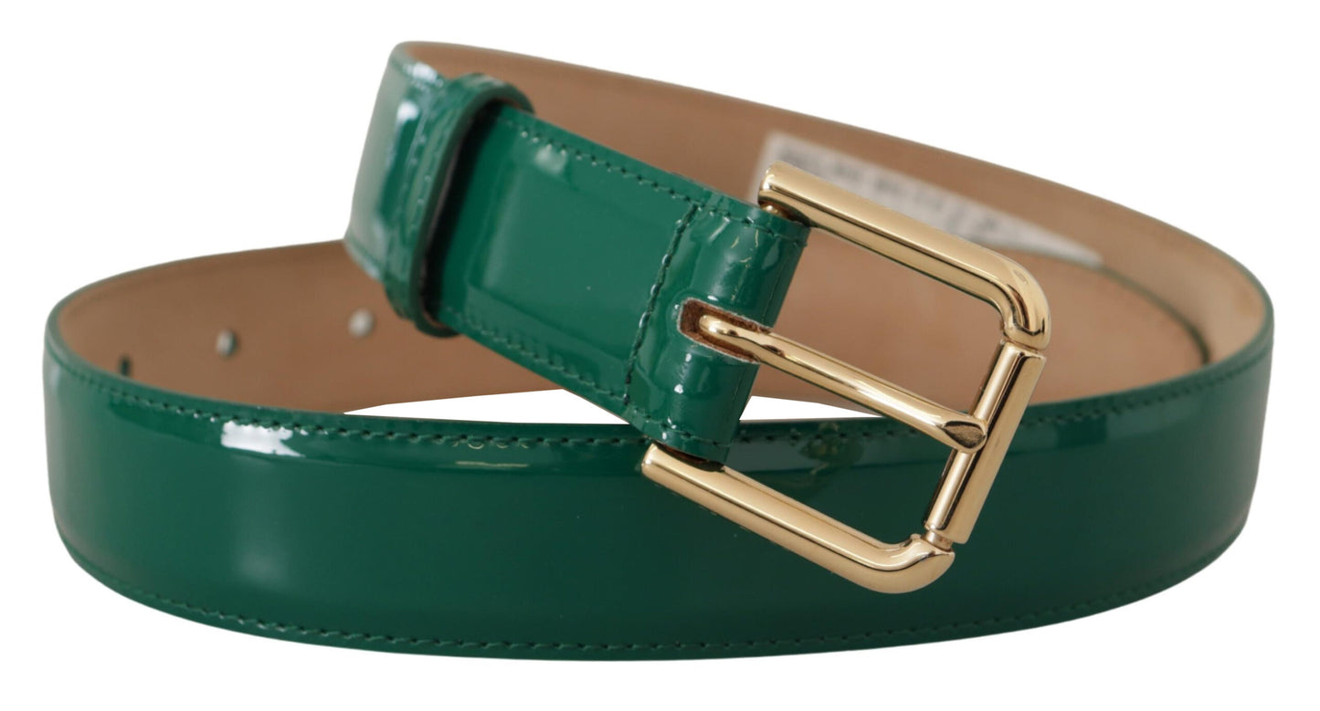 Grüner Lackledergürtel mit Logo-Gravur und Schnalle