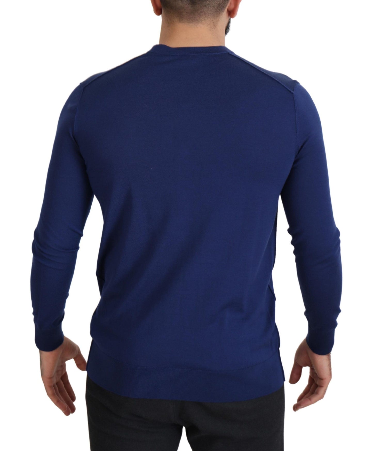 Blaue Wollstrickjacke mit V-Ausschnitt und Knopfleiste