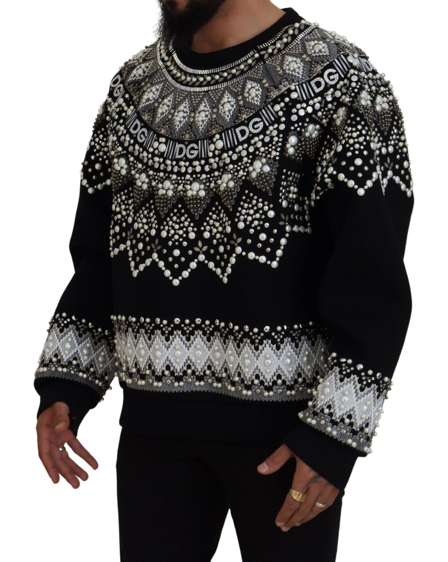 Schwarzer Pullover aus Baumwolle mit Verzierungen