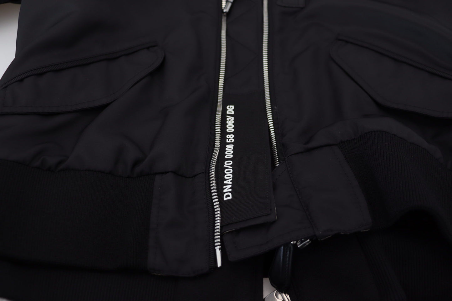 Schwarzes Nylon mit Kapuze und durchgehendem Reißverschluss Männer Mantel Jacke