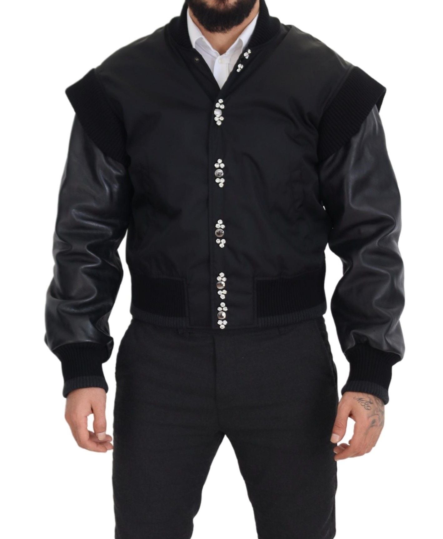 Schwarzes Nylon Kristalle Mantel Knöpfe Jacke