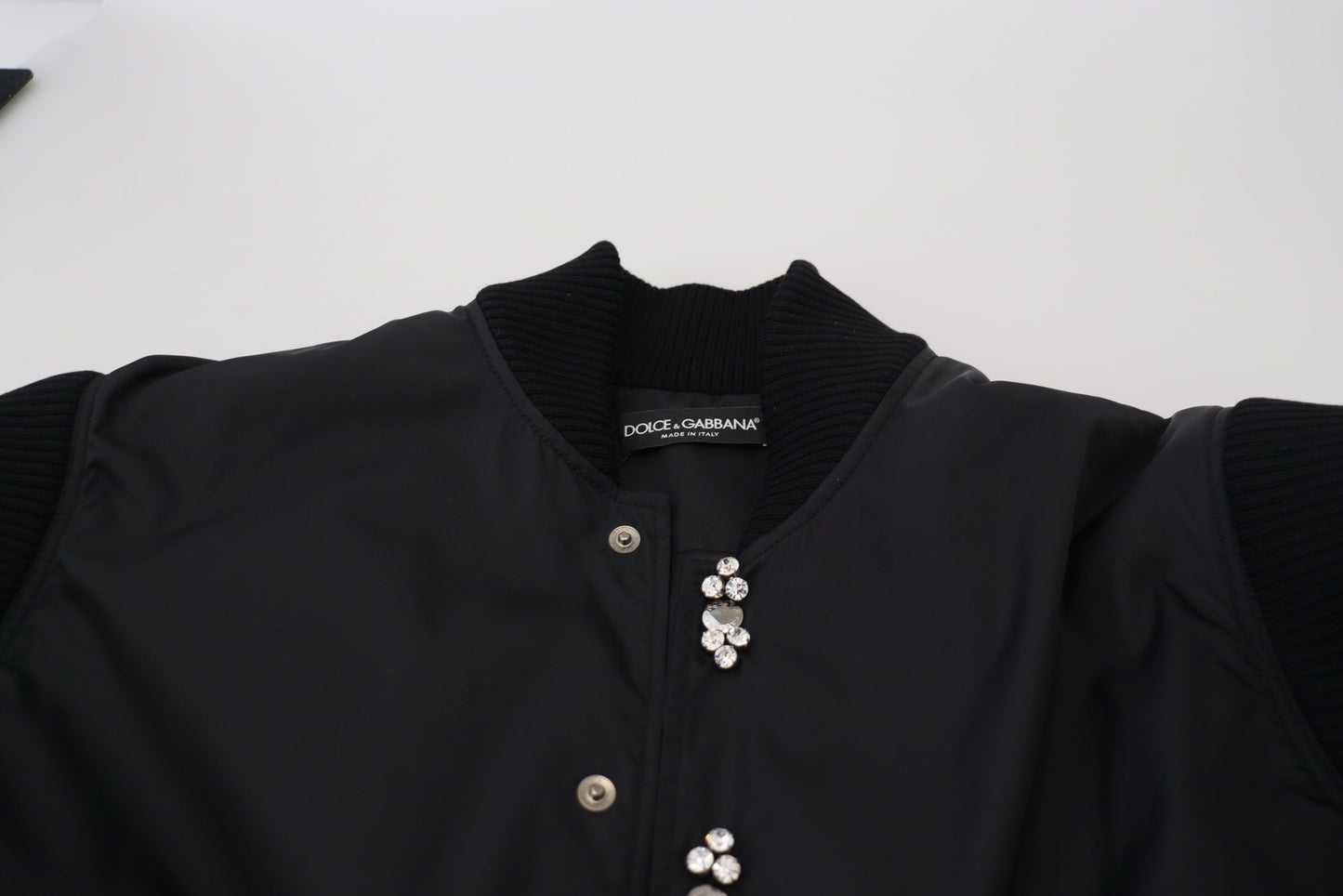 Schwarzes Nylon Kristalle Mantel Knöpfe Jacke