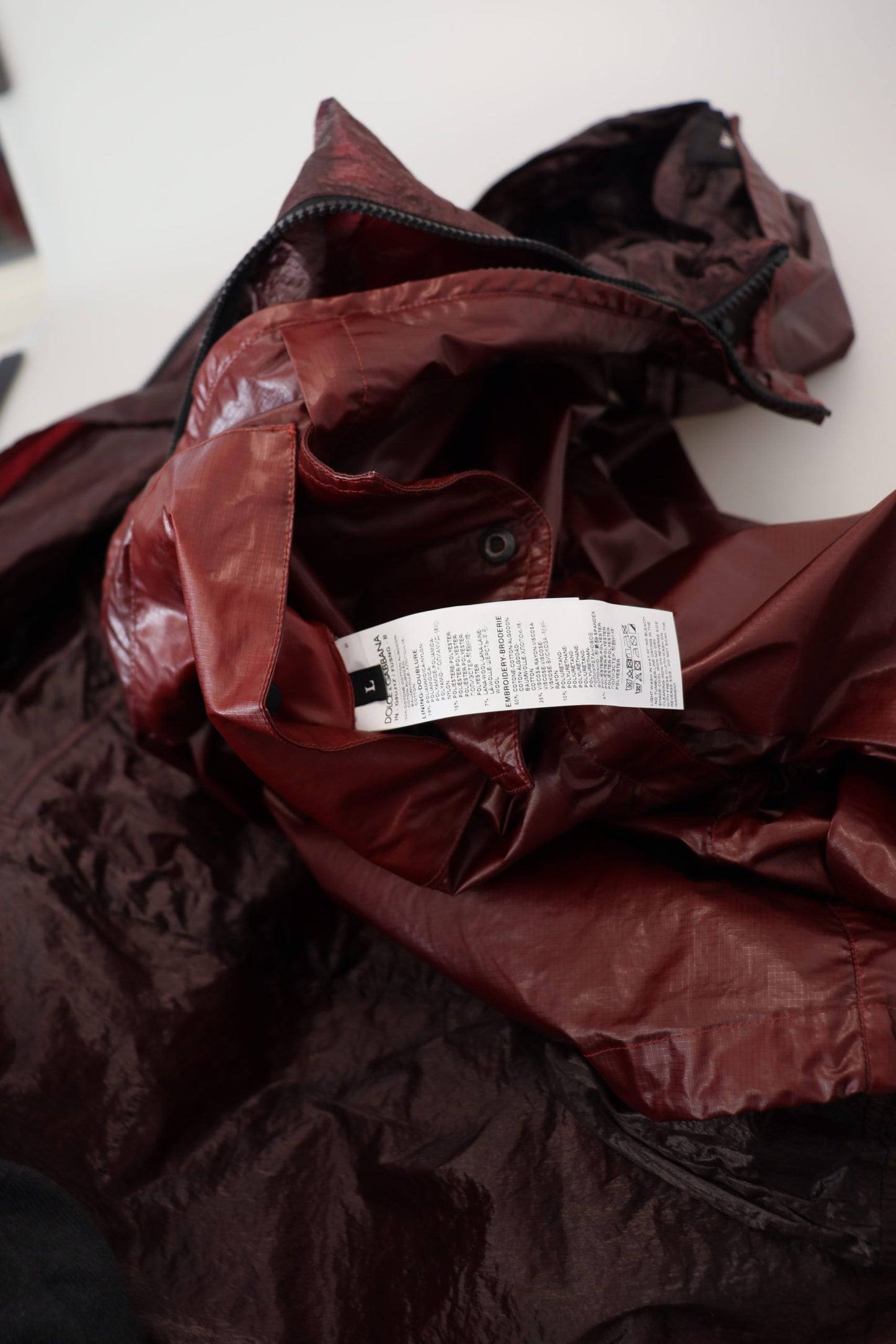 Bordeauxfarbene Baumwolljacke mit Kapuze und Reißverschluss
