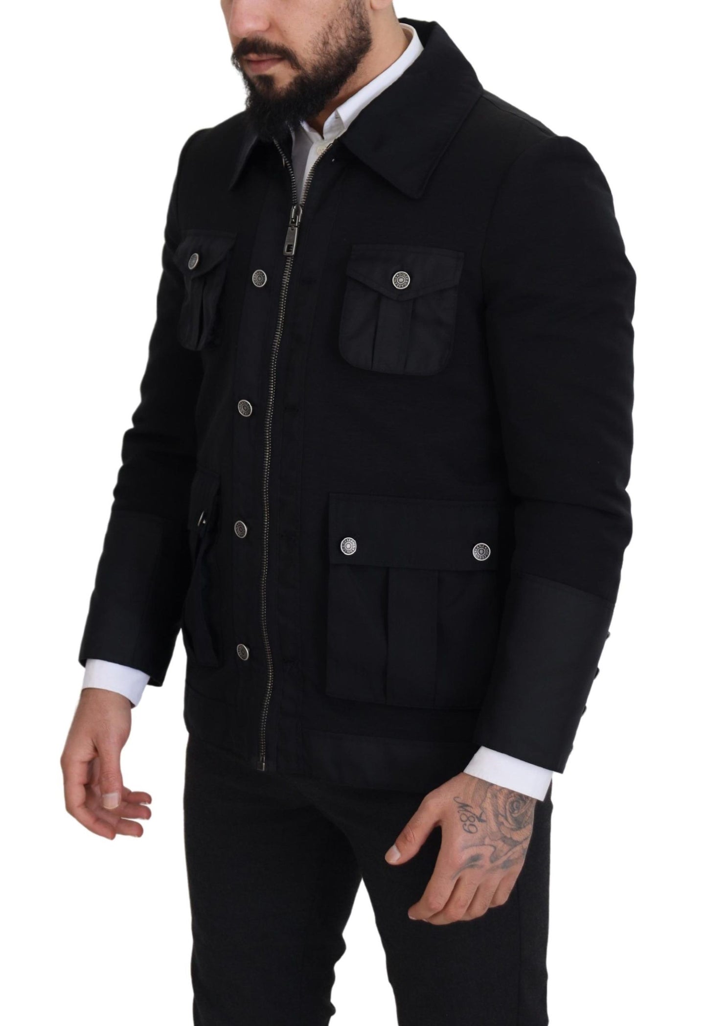 Schwarze Jacke mit durchgehendem Reißverschluss und Kragen aus Wolle