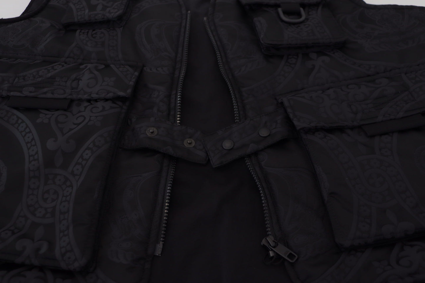 Schwarze ärmellose Jacke aus Nylon mit Reißverschluss