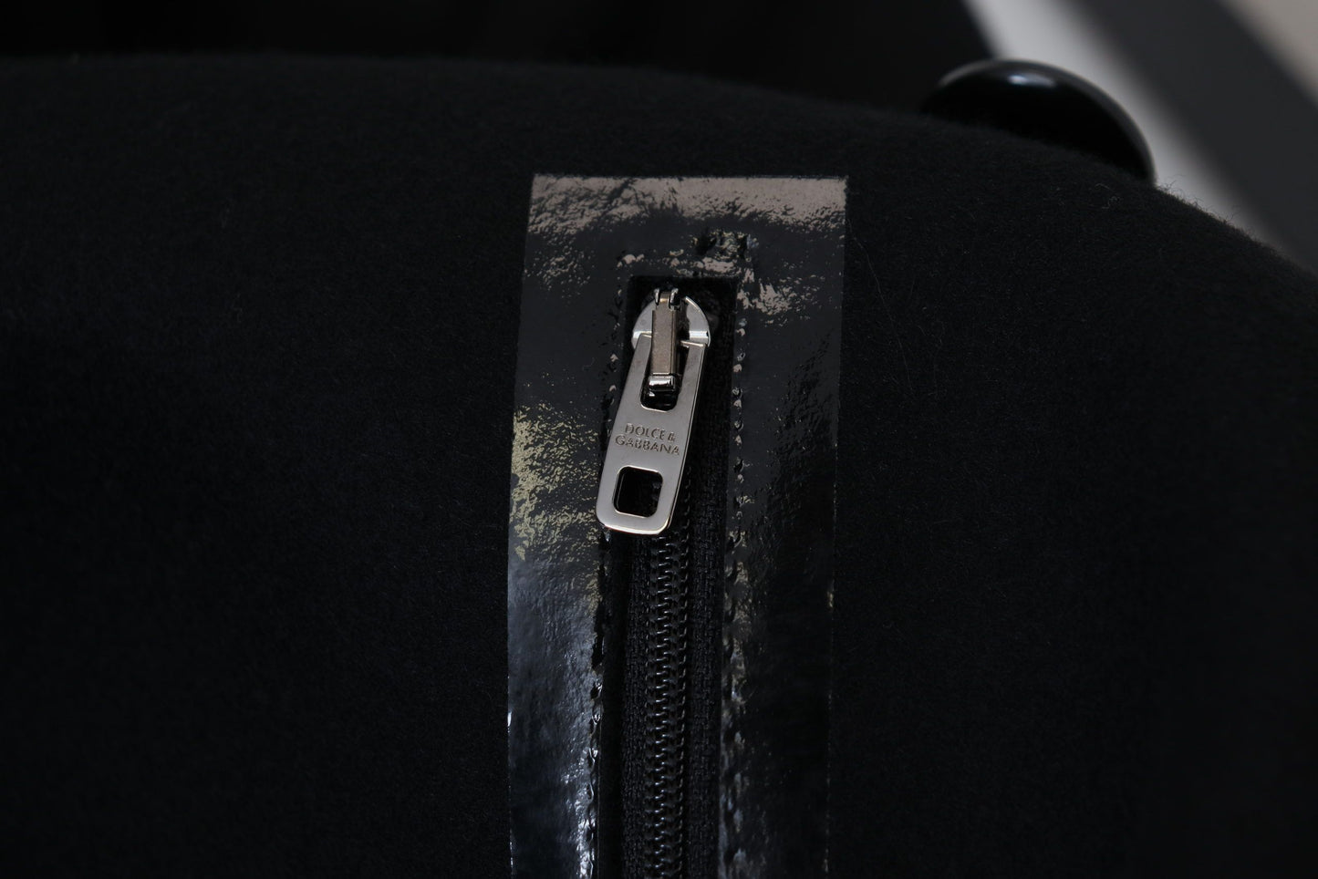 Schwarzer Trenchcoat aus Wolle Jacke