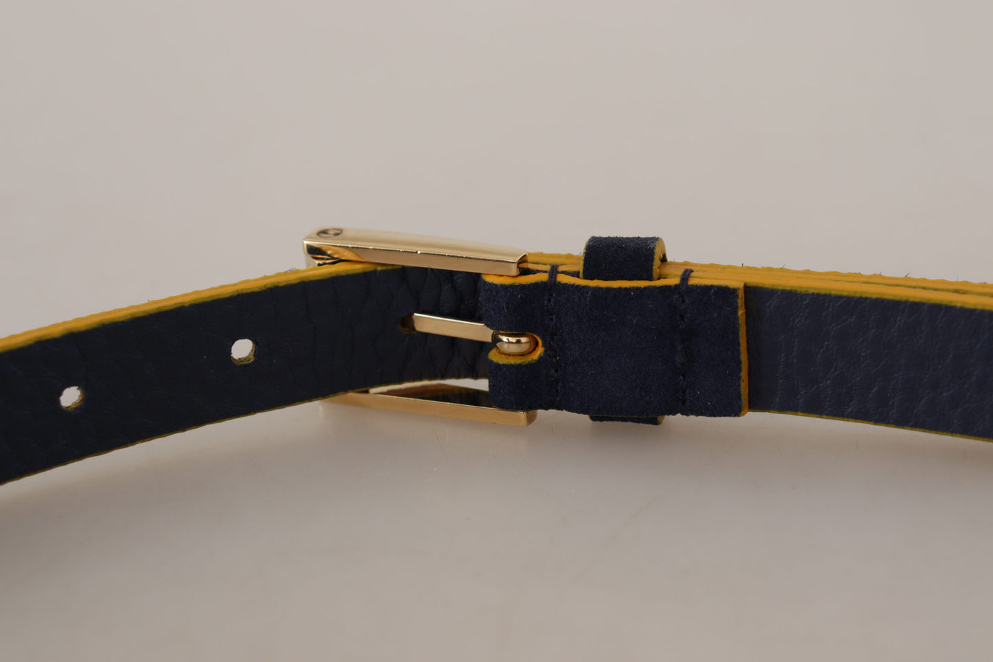 Blaues Wildleder Gelbgold Metall Logo Schnalle Gürtel