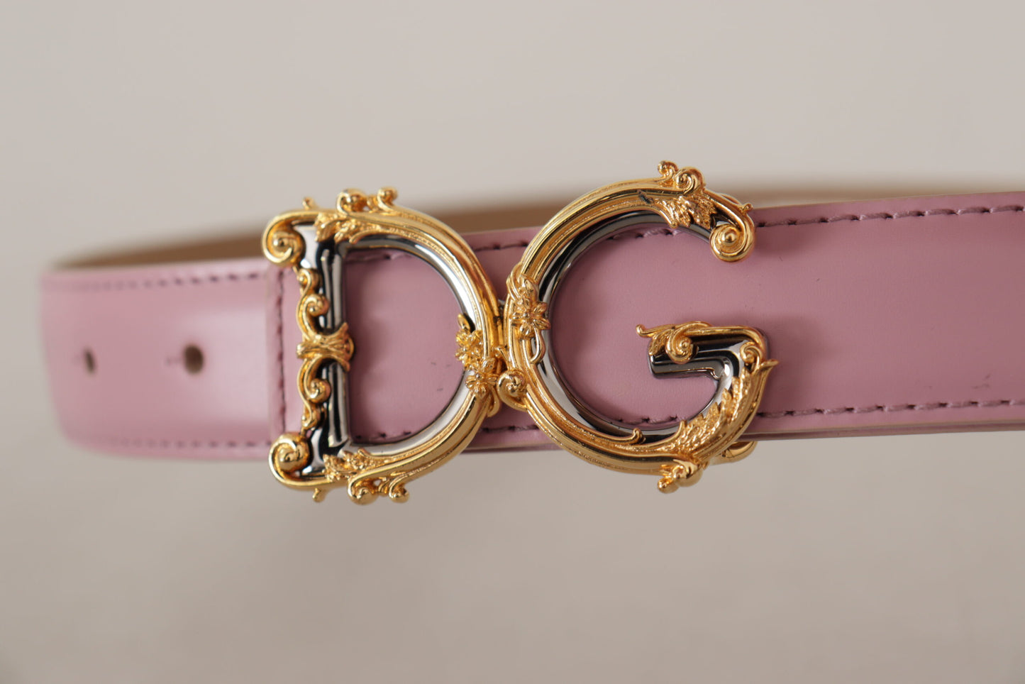 Rosa Leder Barock Gold Metall DG Logo Schnalle Gürtel