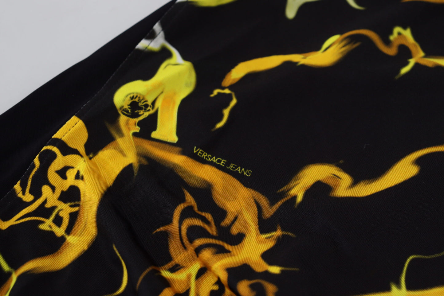 Schwarzes Smoke Print Top mit langen Ärmeln