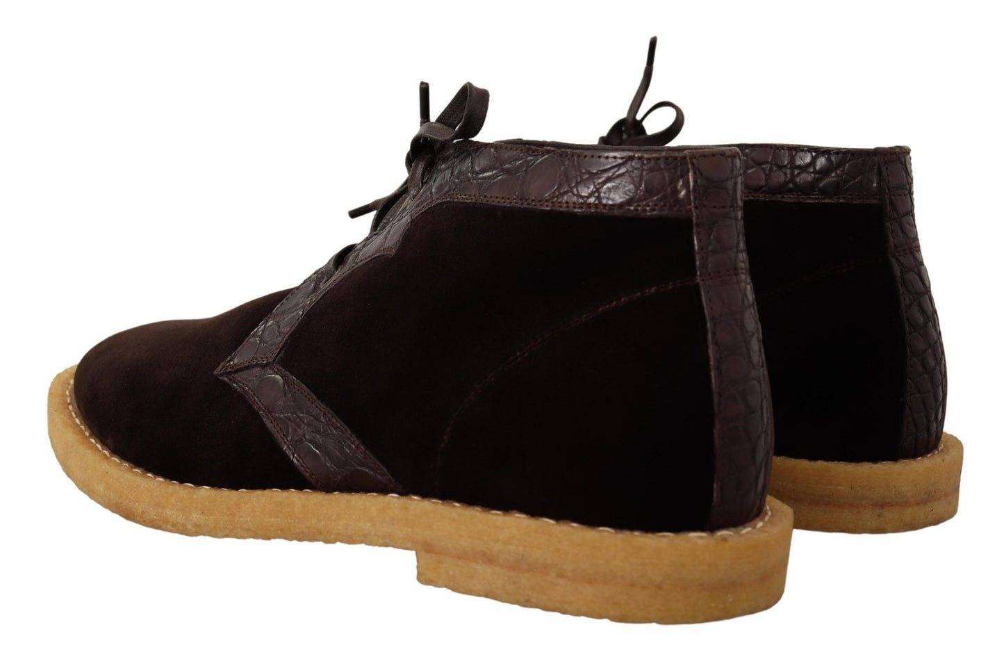 Braune Samtstiefel aus exotischem Leder