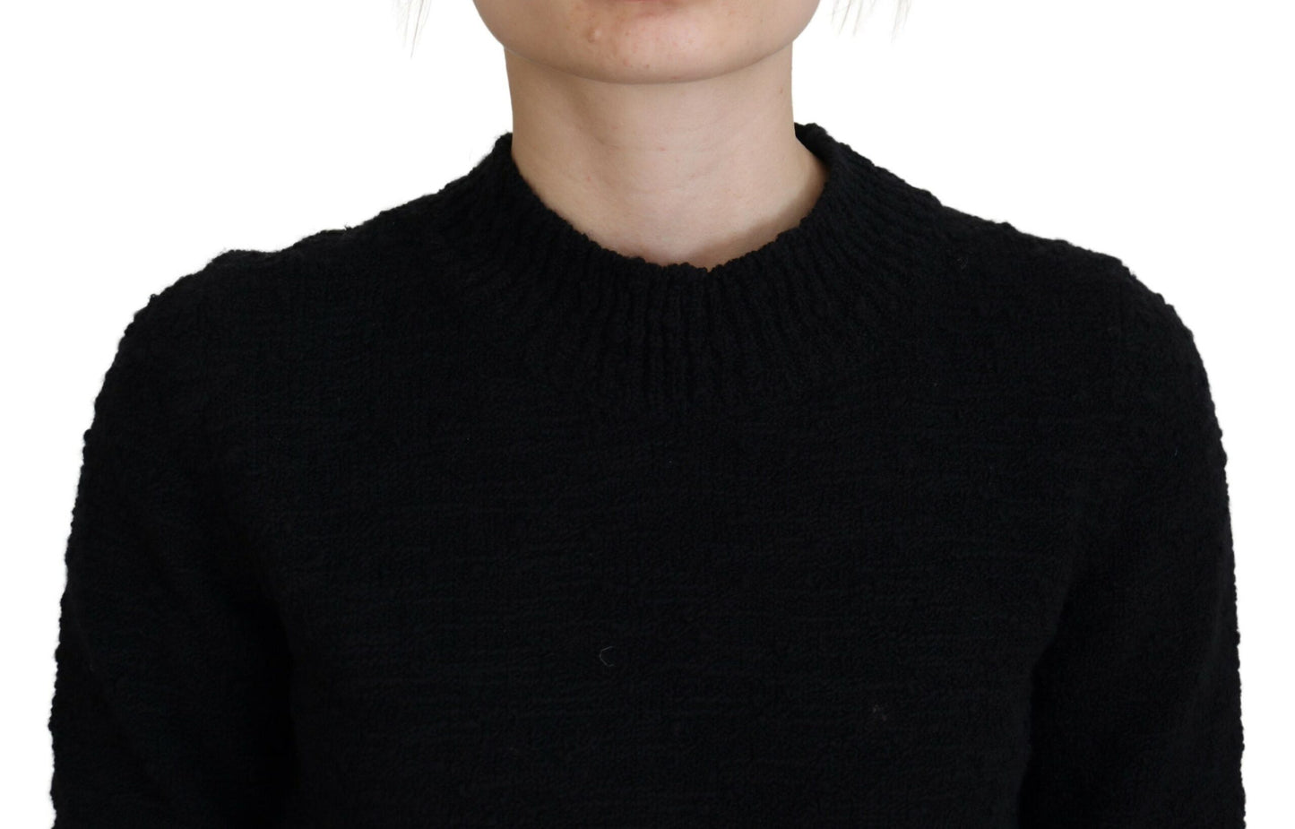 Schwarzer Pullover aus Wollstrick mit Rundhalsausschnitt