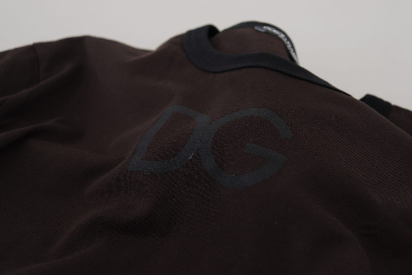 Brauner Pullover mit schmalem Rundhalsausschnitt aus Baumwolle