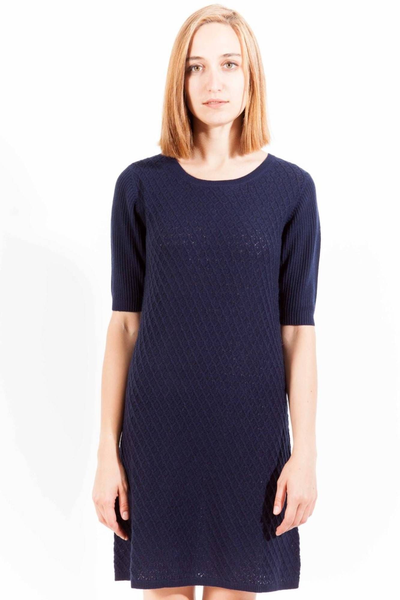 Blaues Kleid aus Wolle