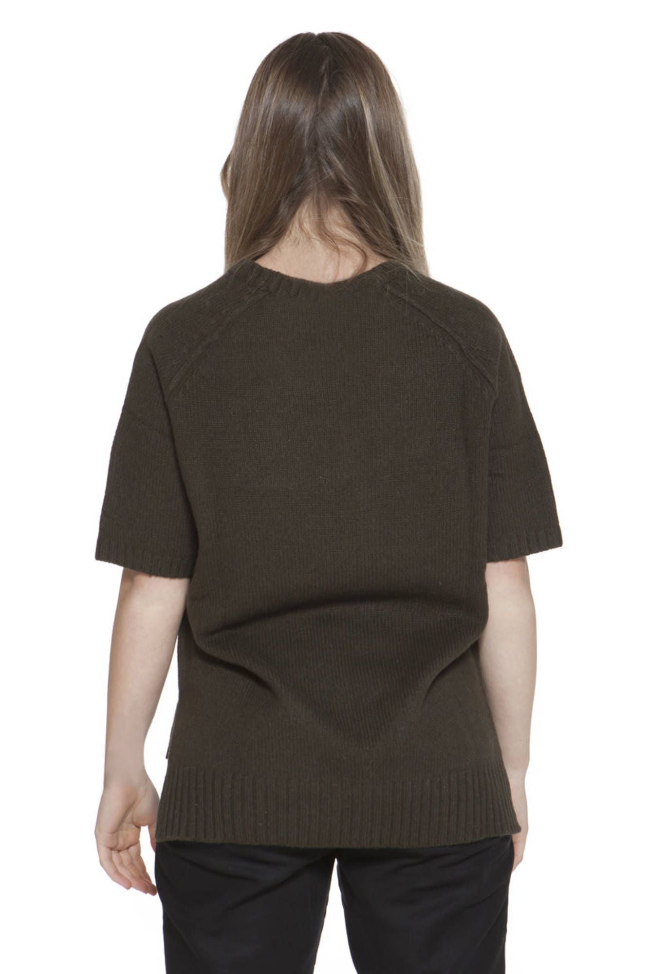 Grüner Pullover aus Wolle