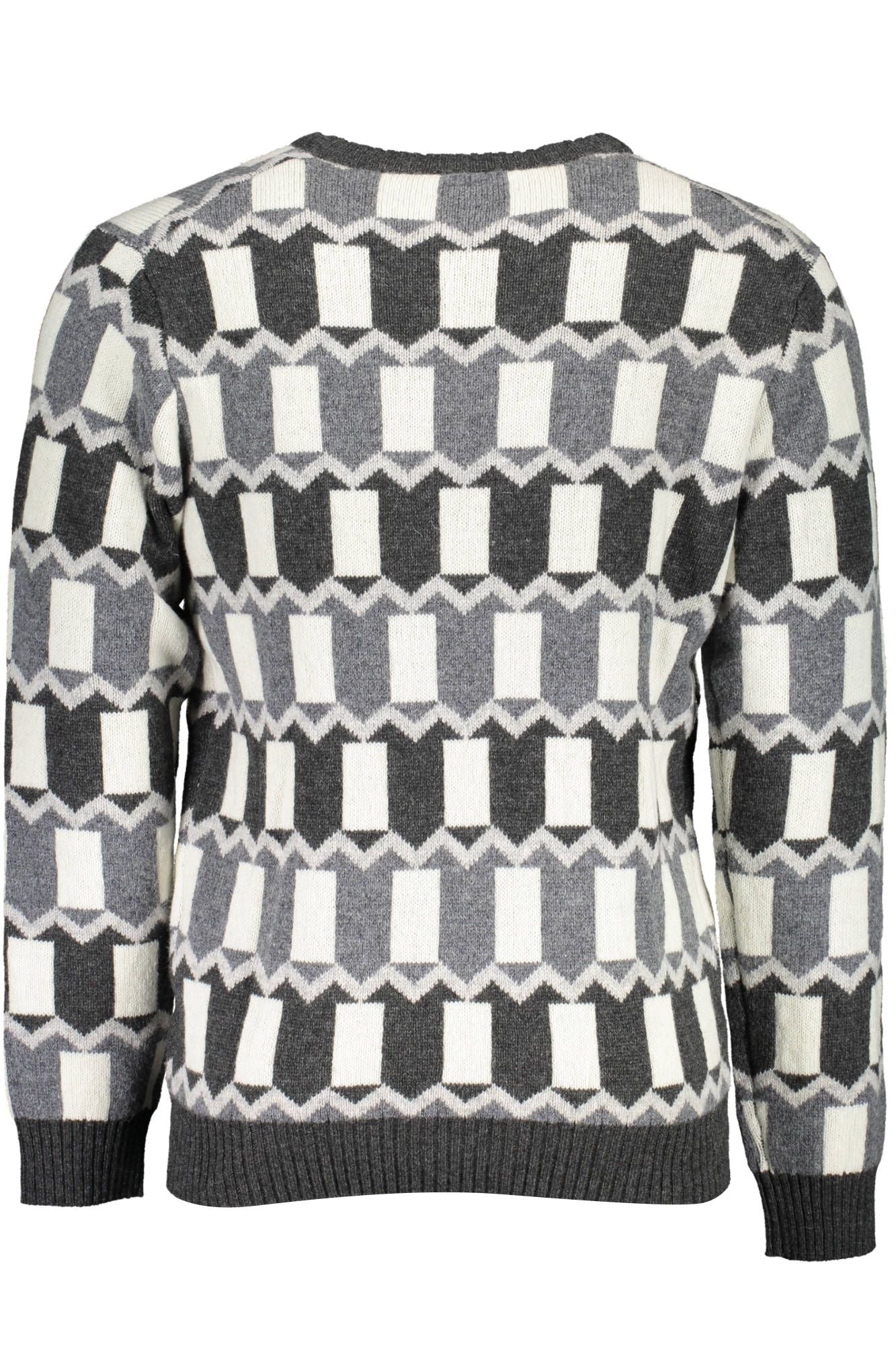Grauer Pullover aus Wolle