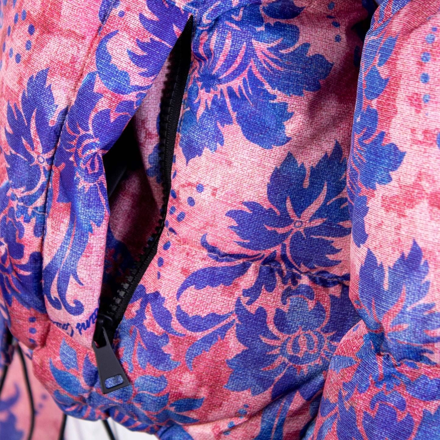 Bedruckte Jacke aus Polyester in Kurzform