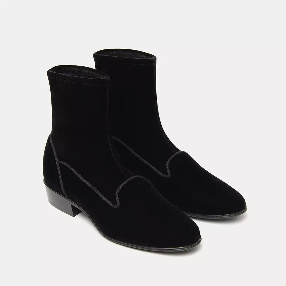 Schwarzer Lederstiefel