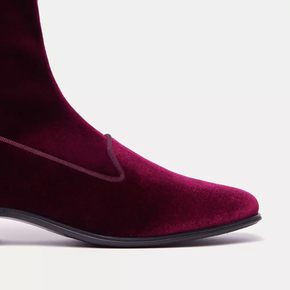 Rote Lederstiefel
