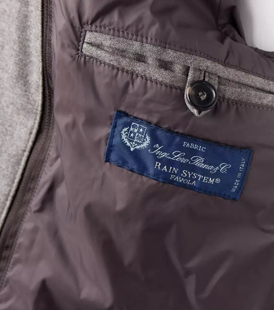 Graue Wolljacke