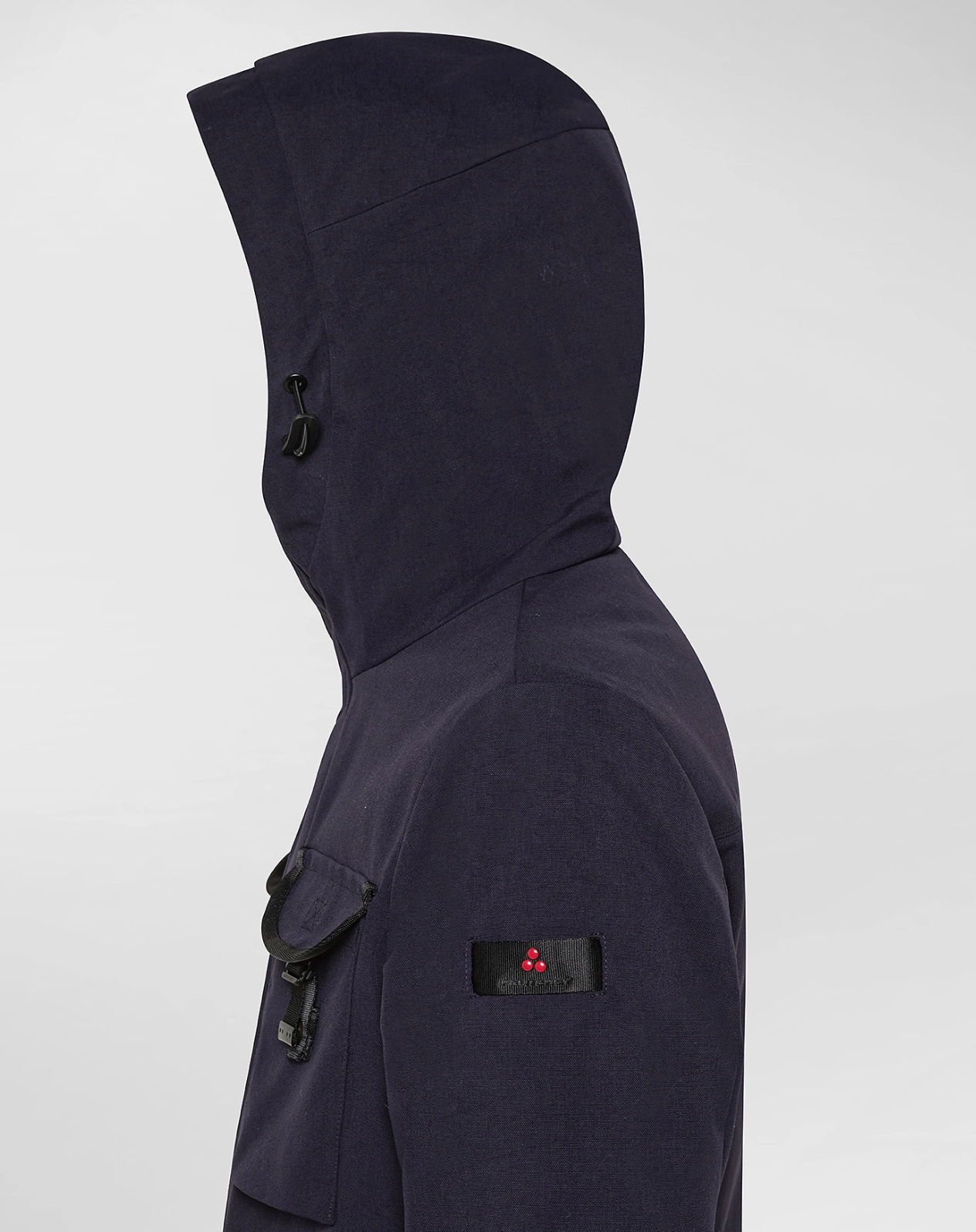 Blaue Polyamid-Jacke