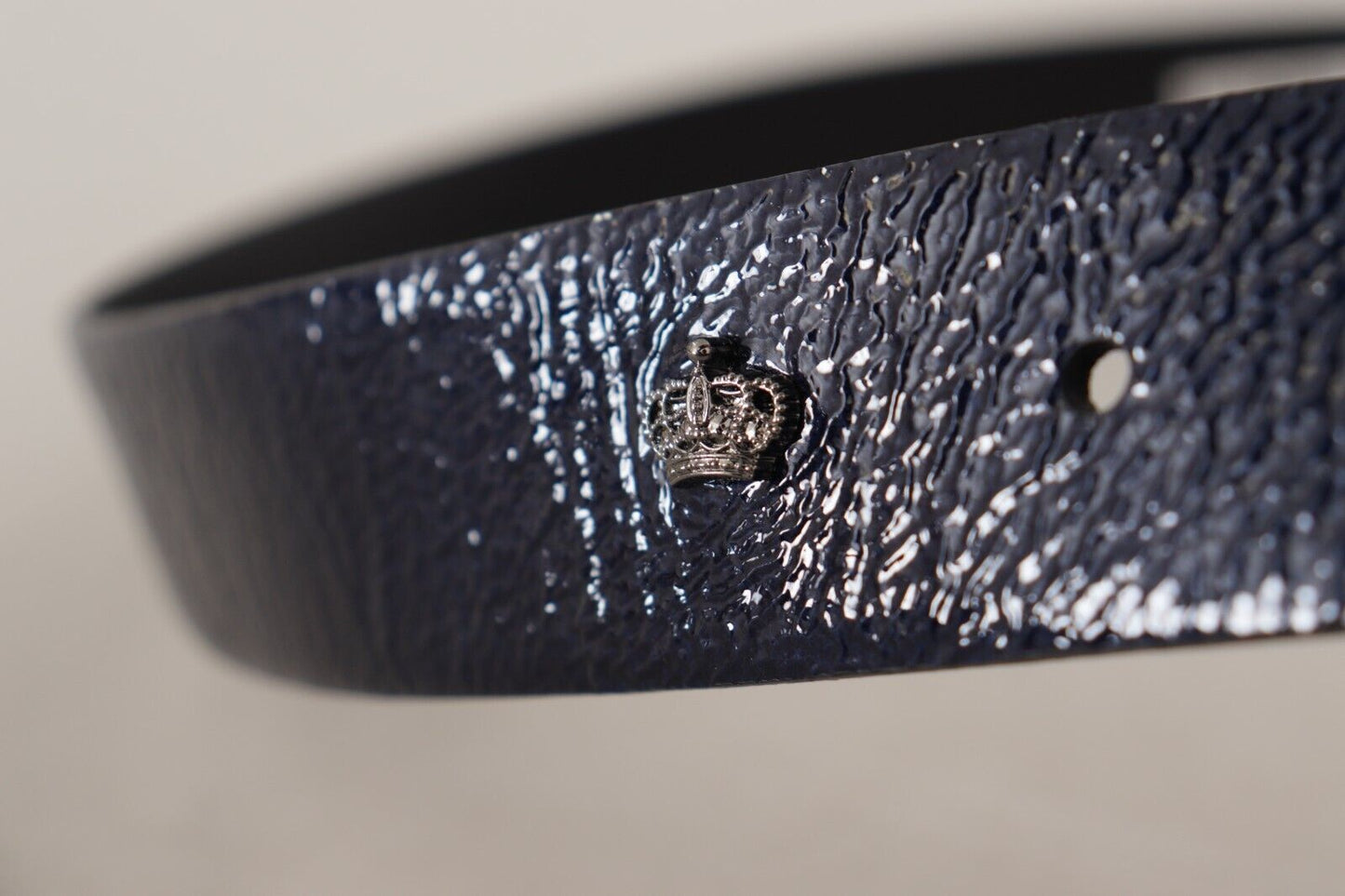 Blaues Lackleder Vernice Silberne Logoschnalle Gürtel