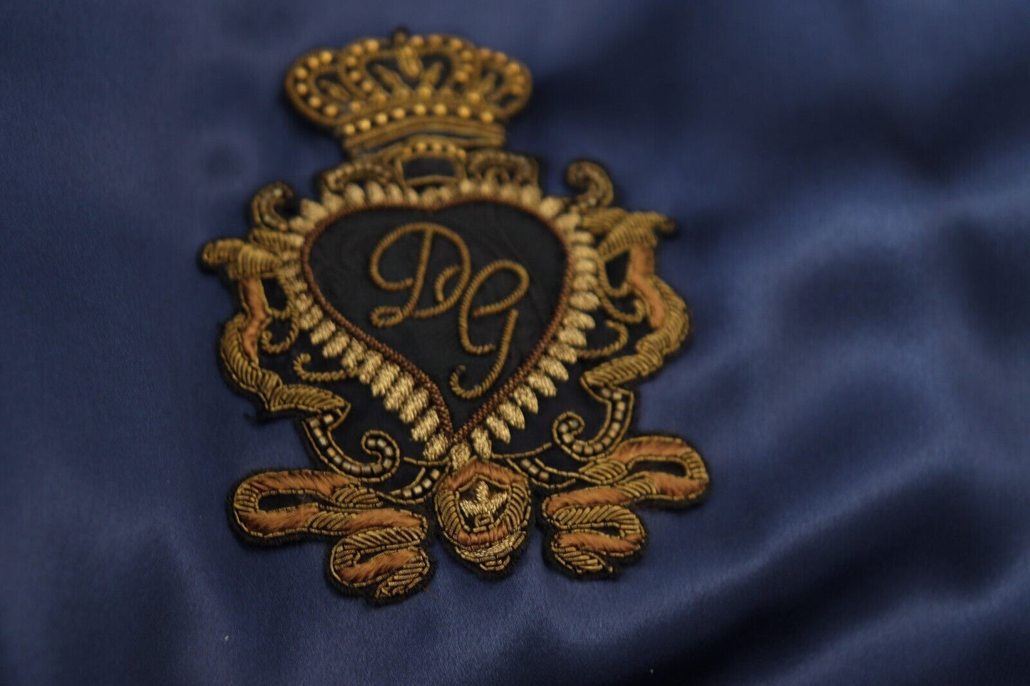 Blauer Wappenaufnäher KHALED Jacke mit durchgehendem Reißverschluss