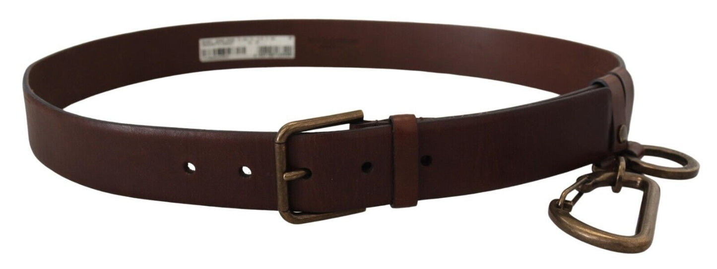 Brauner Ledergürtel mit goldener Metallschnalle und Karabiner