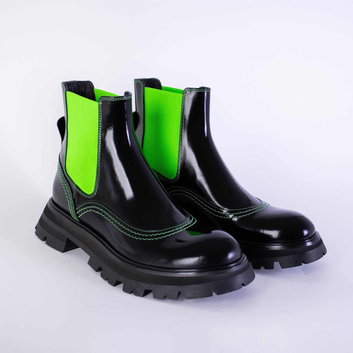 Schwarzes Leder mit Fluo-Einsätzen Chelsea Boots
