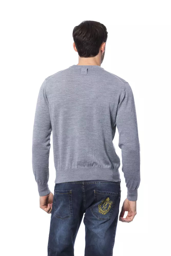 Grauer Pullover aus Merinowolle
