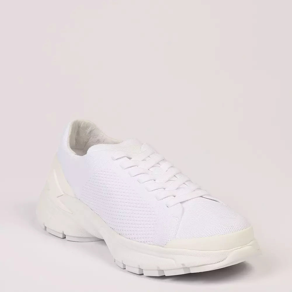 Weißer Sneaker aus Textil und Leder