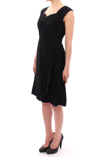 Schwarzes Laufstegkleid aus geblümter Spitze von Sicily
