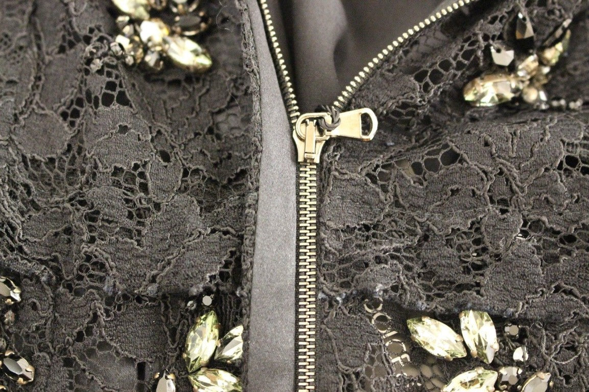 Schwarzes Kleid aus geblümter Spitze mit Kristalleinlage