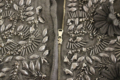 Schwarzes geblümtes, kristallbesetztes Kleid