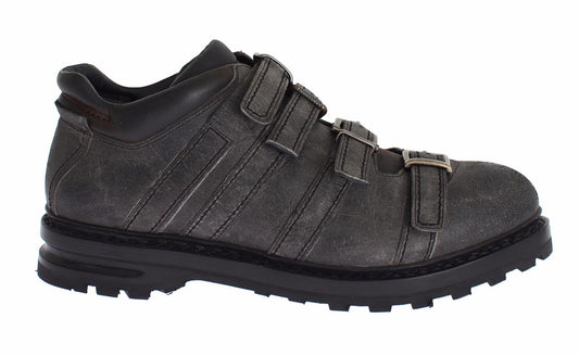 Graue Leder Knöchelriemen Schuhe Stiefel