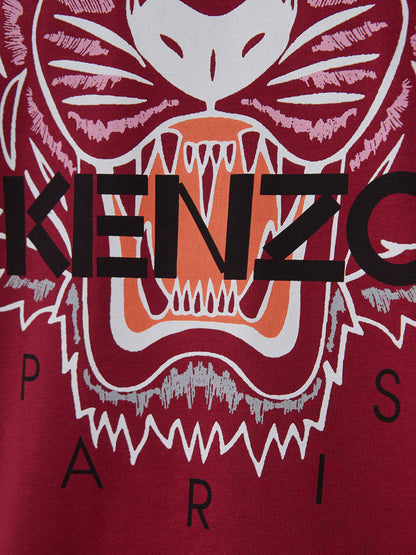 Bordeauxfarbenes T-Shirt aus Baumwolle mit Tiger-Print und schwarzem Logo