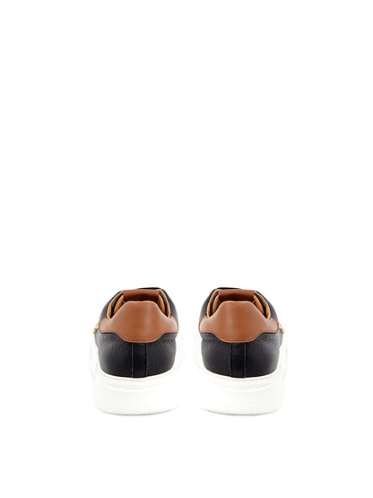 Schwarze Leder-Sneakers mit goldenem Logo