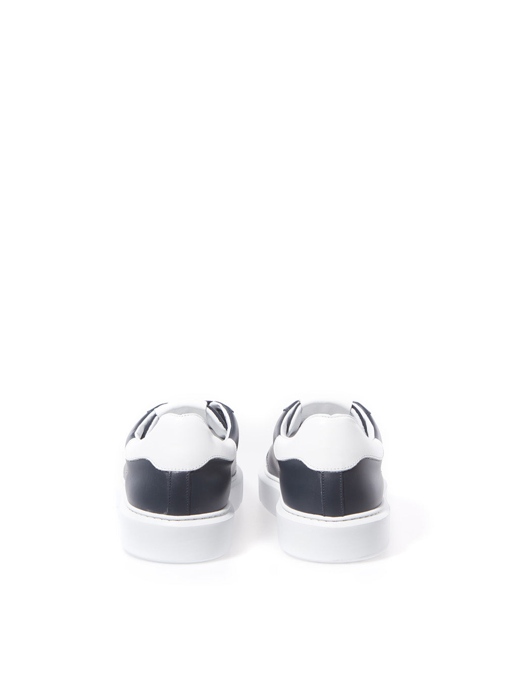 Blaue Leder-Sneakers mit silbernem Logo
