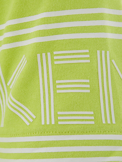 Gelbes T-Shirt aus Baumwolle mit kontrastierendem Logo auf den Ärmeln