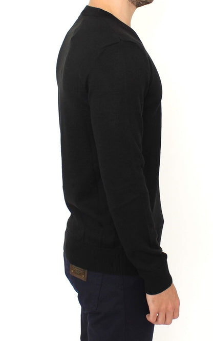 Schwarzer Pullover mit V-Ausschnitt aus einer Wollmischung