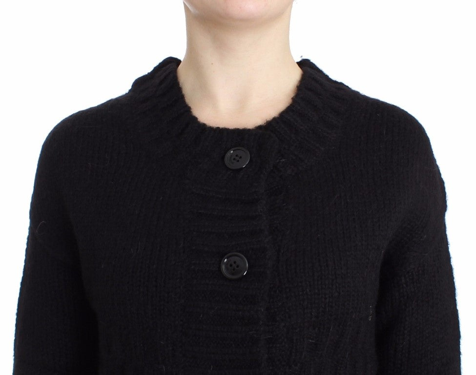 Schwarze Strickjacke in Kurzform
