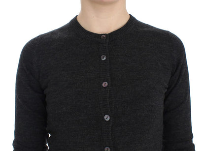 Grauer Wollpullover mit Knopfleiste